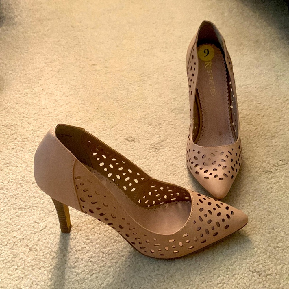 Restricted beige size 9 heels worn once